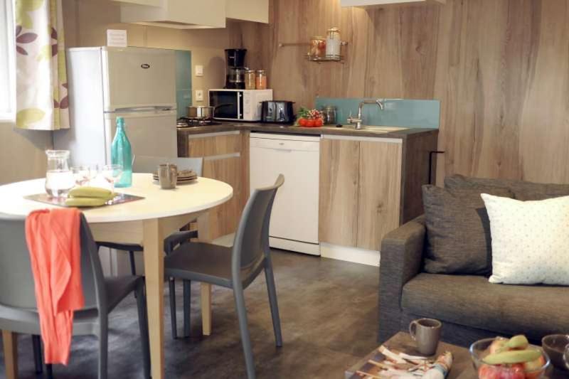 Camping Le Suroit Le Bois-Plage-en-Ré Eksteriør billede
